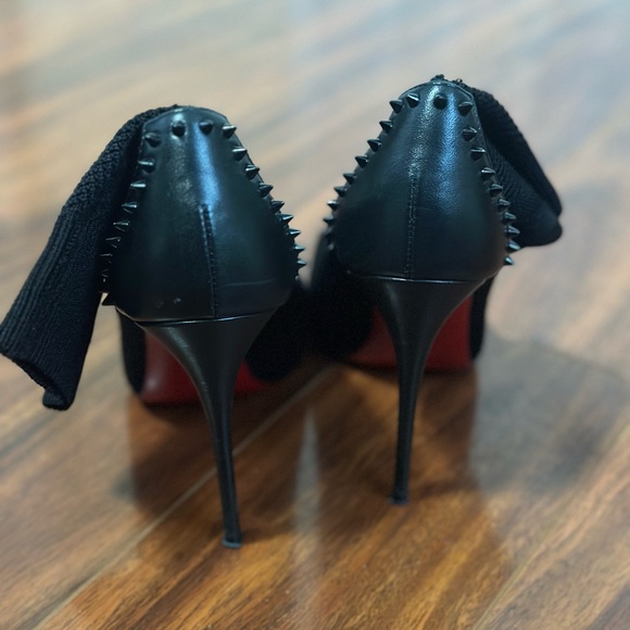 Christian Louboutin Dova studded Leather trim ankle boot. - Picture 2 of 6